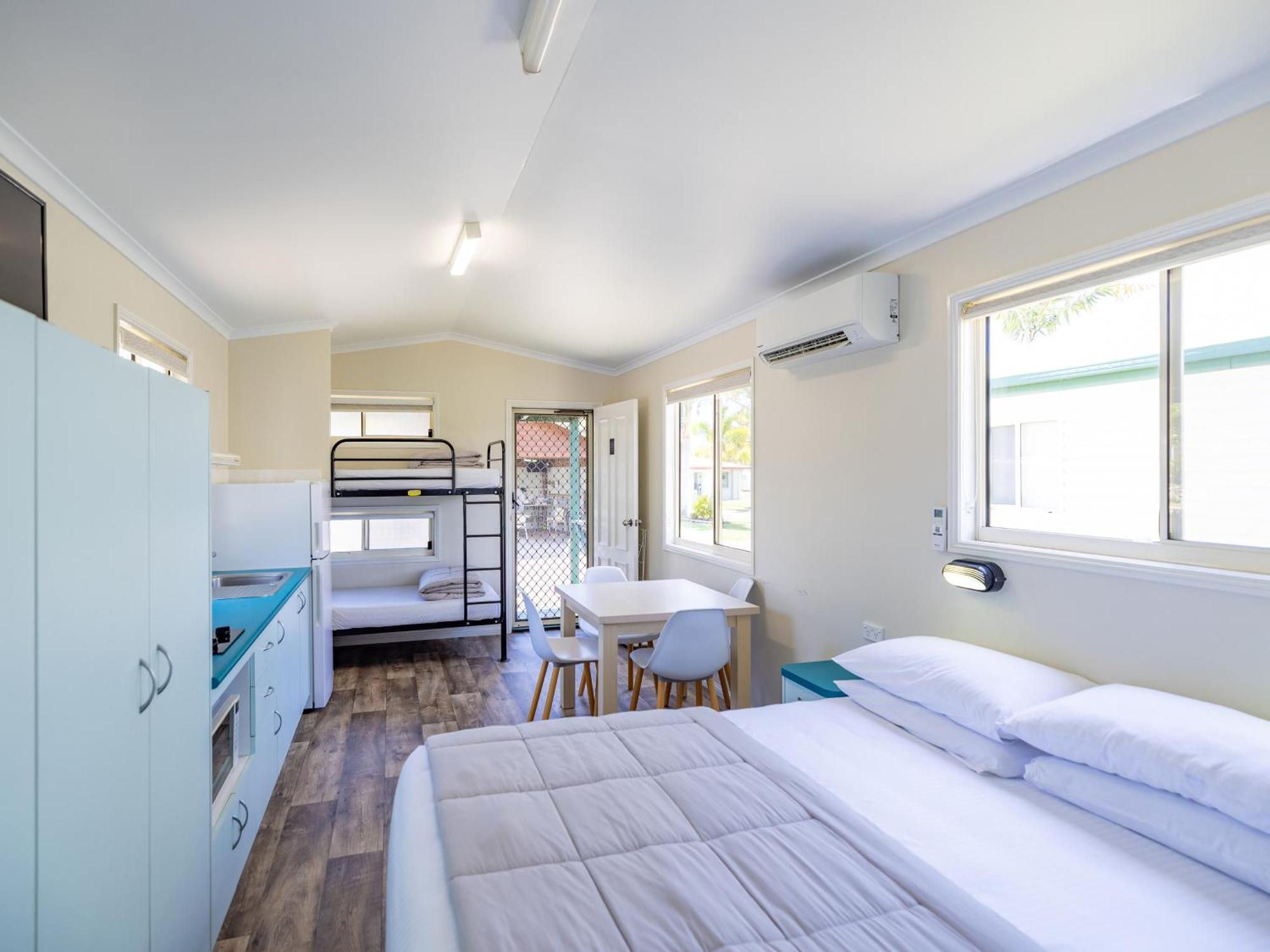 Апартаменты  На улице Староеврейской, 17 Kinka Beach Номер фото